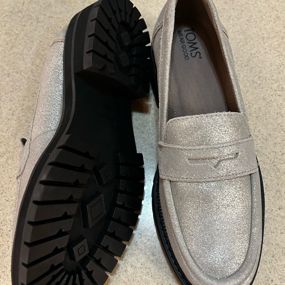 TOMS Cara Loafer